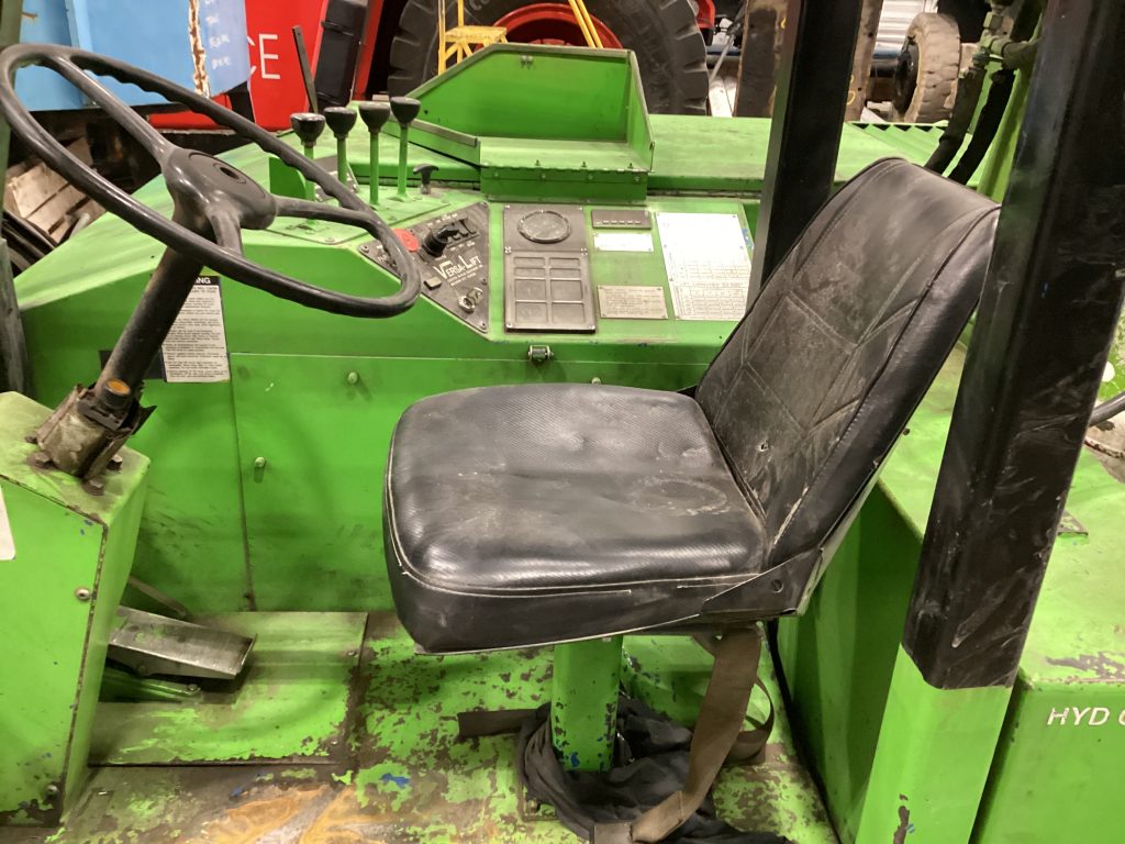 Versalift 40/60 operator station before rebuild