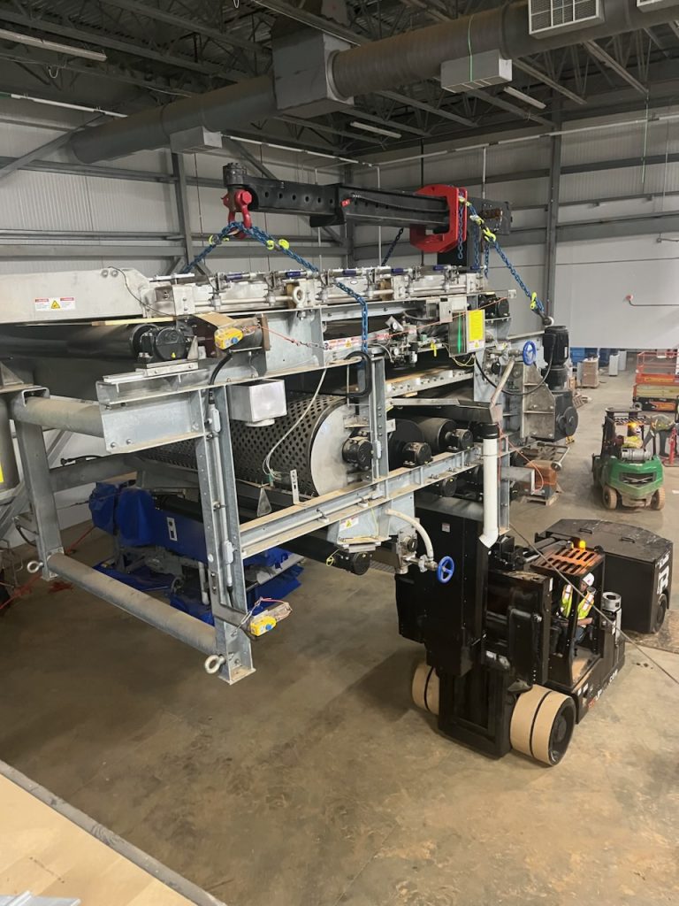 Hoist FR 60/80 lifting ring dual pick setup improving load control during machinery moving application