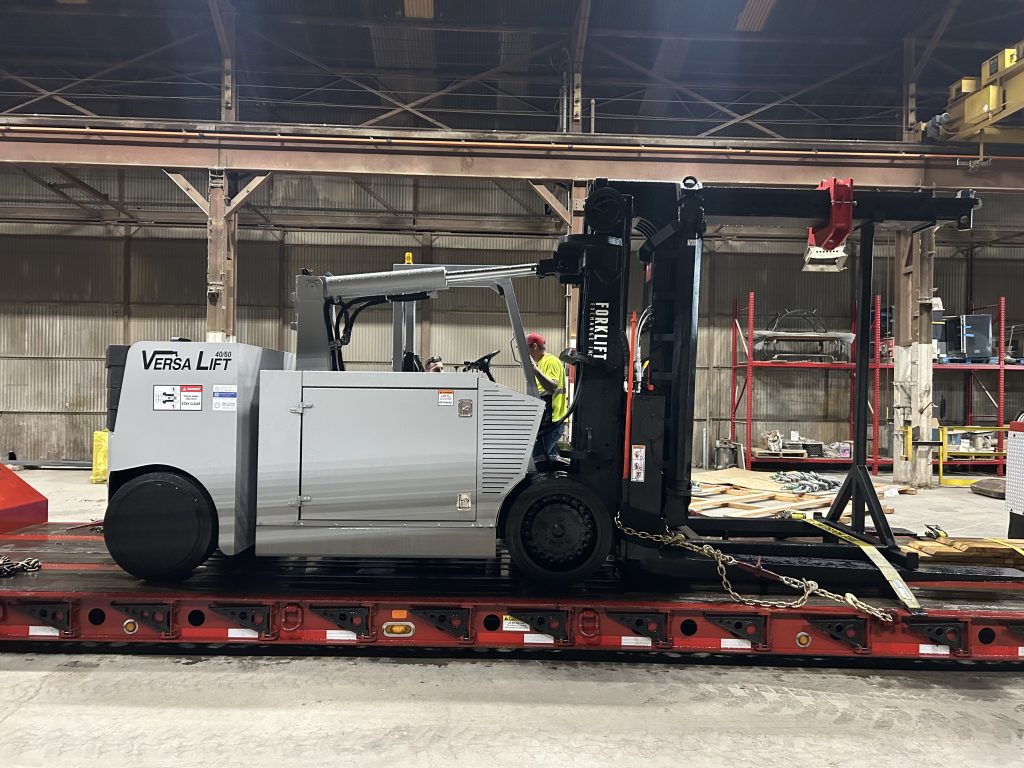 Refurbished Versa Lift 40/60 returned to work at the customer’s facility.