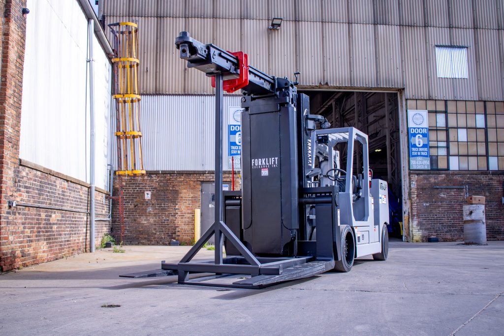 Front three quarter view of the refurbished Versa Lift 40/60 with lifting boom installed.