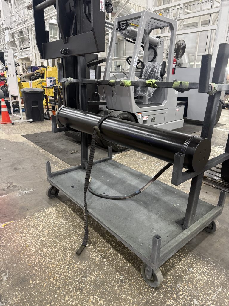 Rebuilt lift cylinder installed during Versa Lift refurbishment.