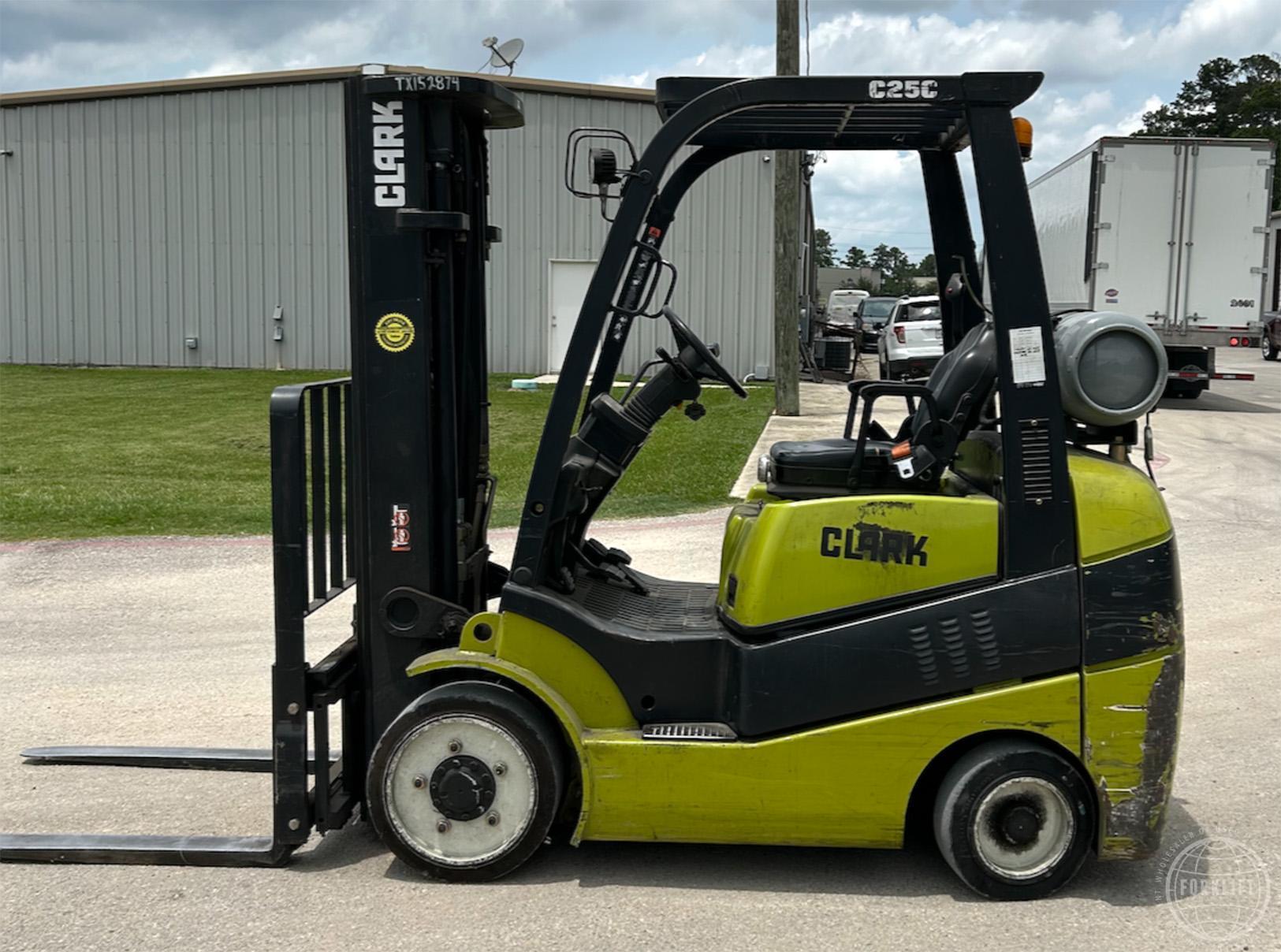 2015 Clark C25CL