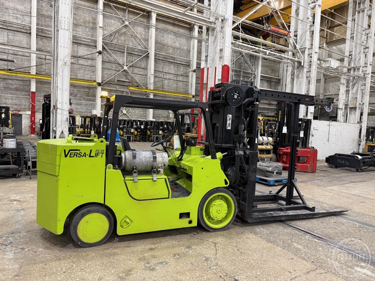 2015 Versalift 25/35