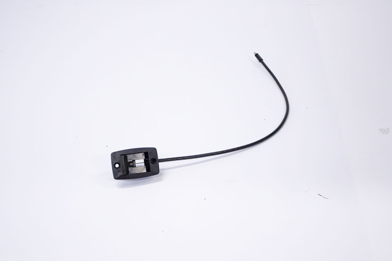 M04913_RELEASECABLE