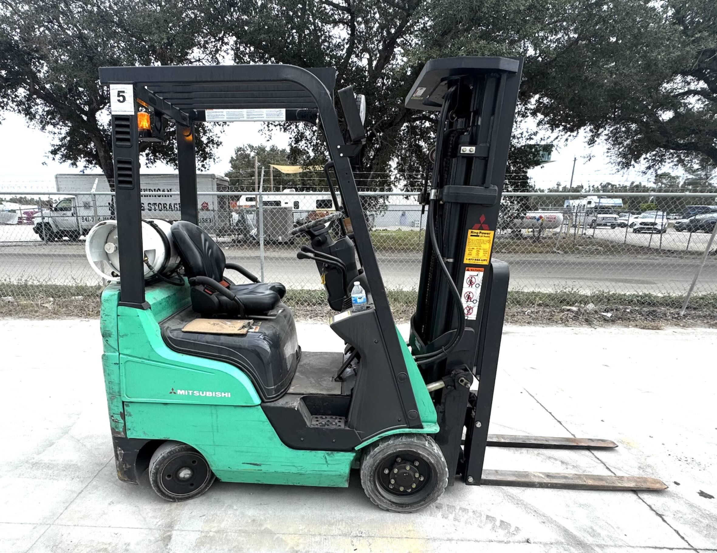 2020 Mitsubishi FGC15N