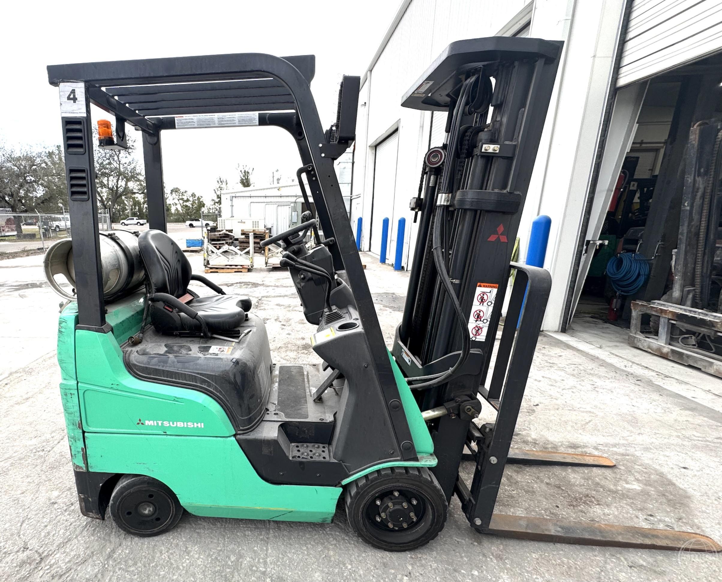 2020 Mitsubishi FGC15N