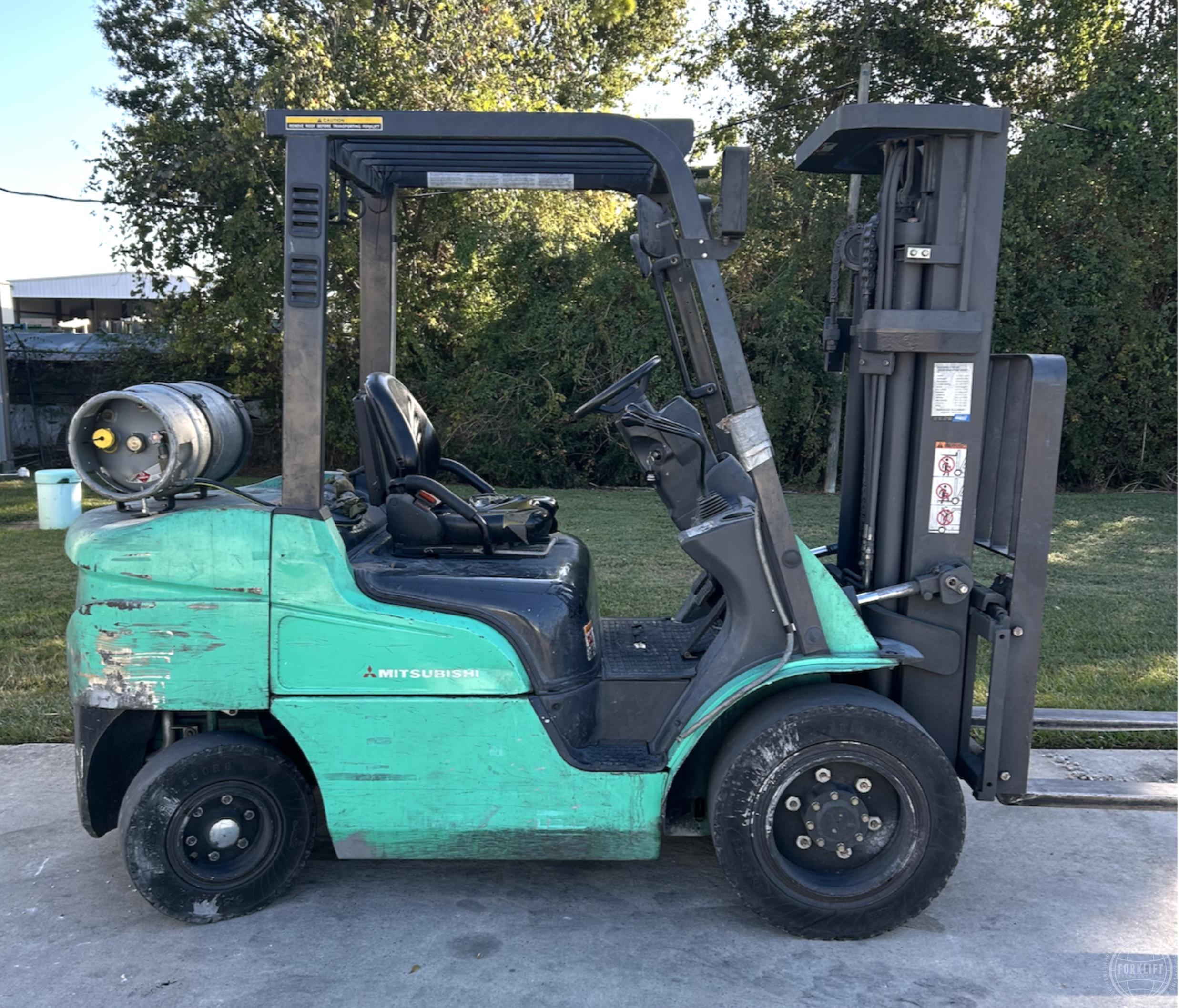 2020 Mitsubishi FG30N