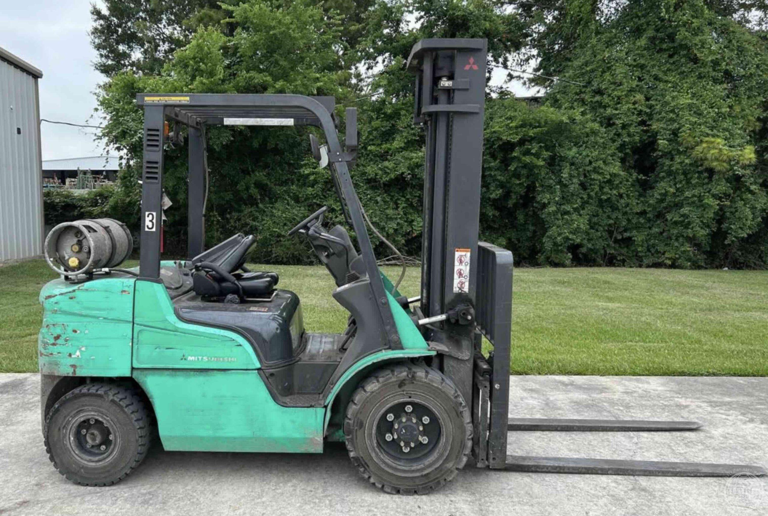 2019 Mitsubishi FG30N