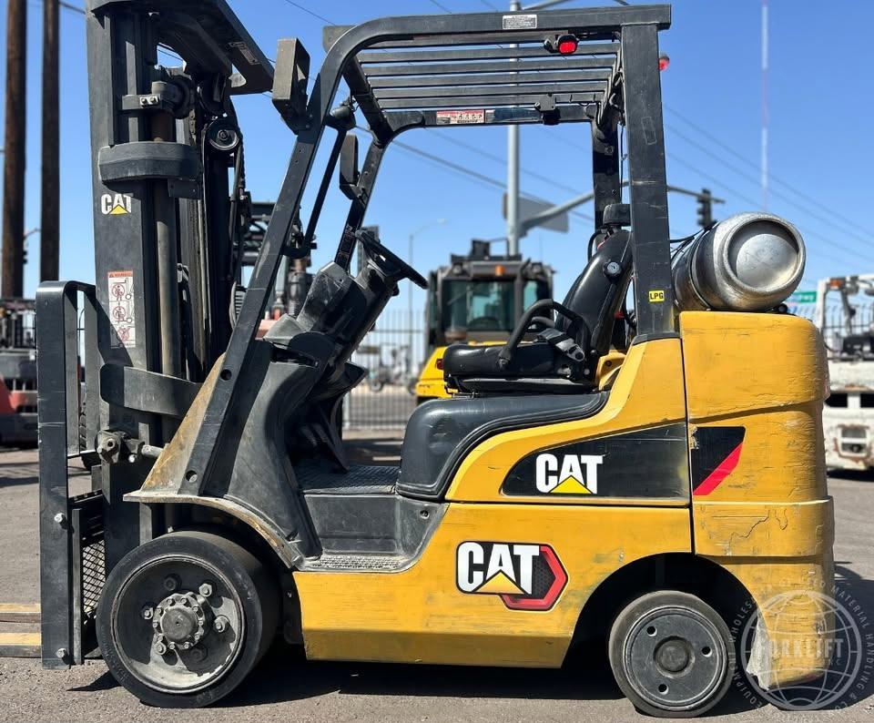 2016 CAT 2C6000